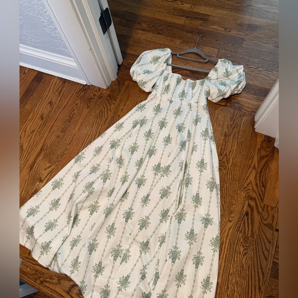 Hill House “The Matilda Dress” XS in Apple Green Basket Stripe (color) - Picture 5 of 8